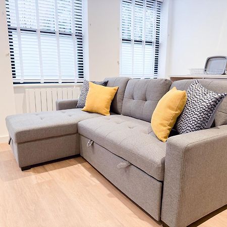 Spacious Modern 1 Bed Apartments In St Neots - Perfect For Contractors & Professionals - Free Parking - Wifi - Fully Equipped Kitchen - Smart Tv Ideal For Work Stays And Long Projects Exteriör bild