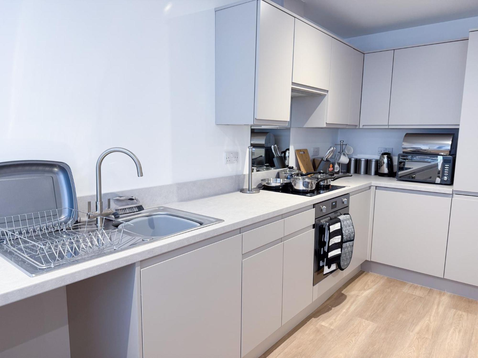 Spacious Modern 1 Bed Apartments In St Neots - Perfect For Contractors & Professionals - Free Parking - Wifi - Fully Equipped Kitchen - Smart Tv Ideal For Work Stays And Long Projects Exteriör bild