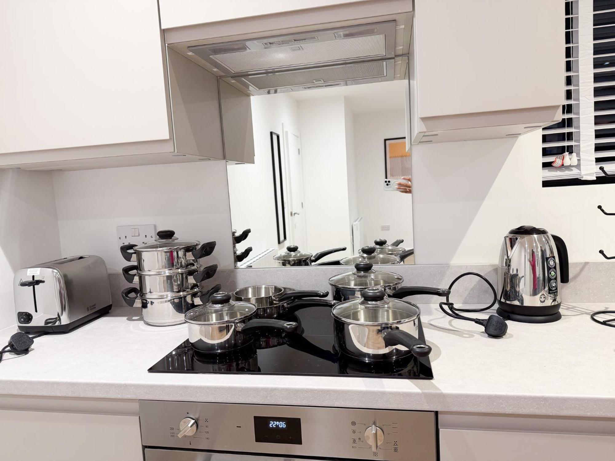 Spacious Modern 1 Bed Apartments In St Neots - Perfect For Contractors & Professionals - Free Parking - Wifi - Fully Equipped Kitchen - Smart Tv Ideal For Work Stays And Long Projects Exteriör bild