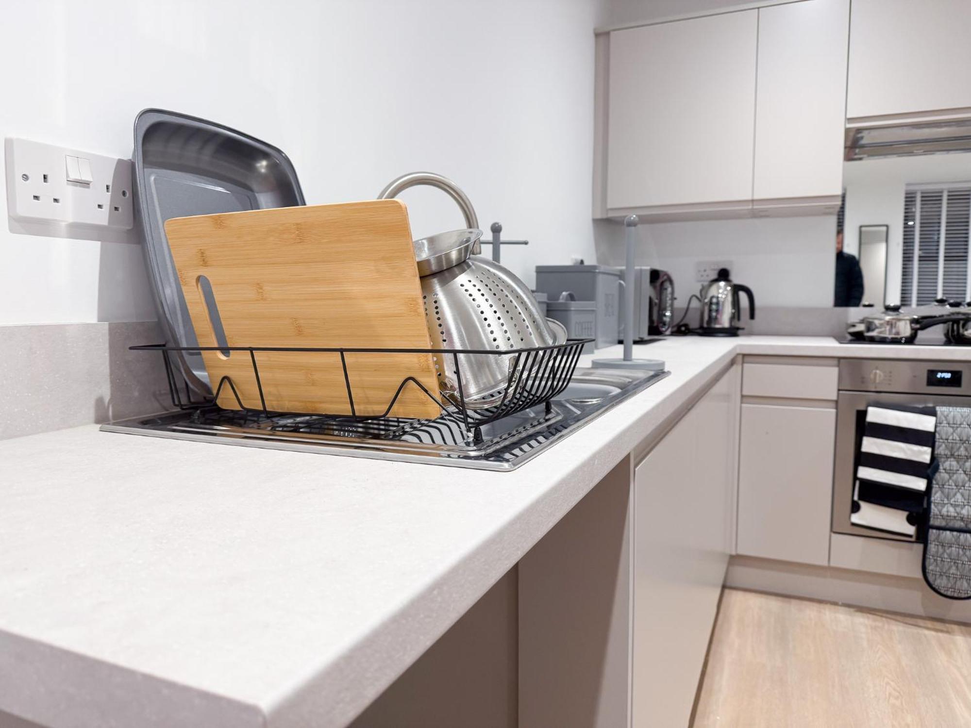 Spacious Modern 1 Bed Apartments In St Neots - Perfect For Contractors & Professionals - Free Parking - Wifi - Fully Equipped Kitchen - Smart Tv Ideal For Work Stays And Long Projects Exteriör bild