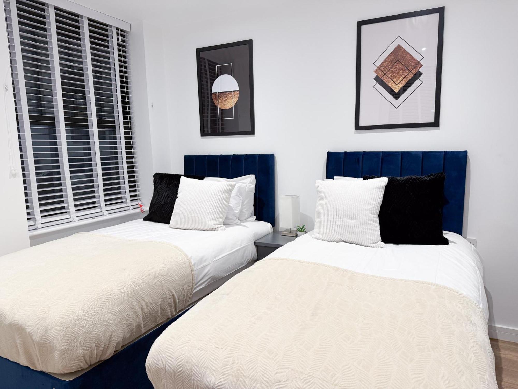 Spacious Modern 1 Bed Apartments In St Neots - Perfect For Contractors & Professionals - Free Parking - Wifi - Fully Equipped Kitchen - Smart Tv Ideal For Work Stays And Long Projects Exteriör bild