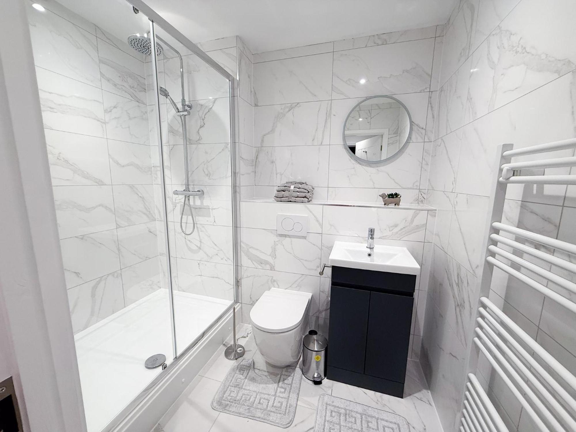 Spacious Modern 1 Bed Apartments In St Neots - Perfect For Contractors & Professionals - Free Parking - Wifi - Fully Equipped Kitchen - Smart Tv Ideal For Work Stays And Long Projects Exteriör bild